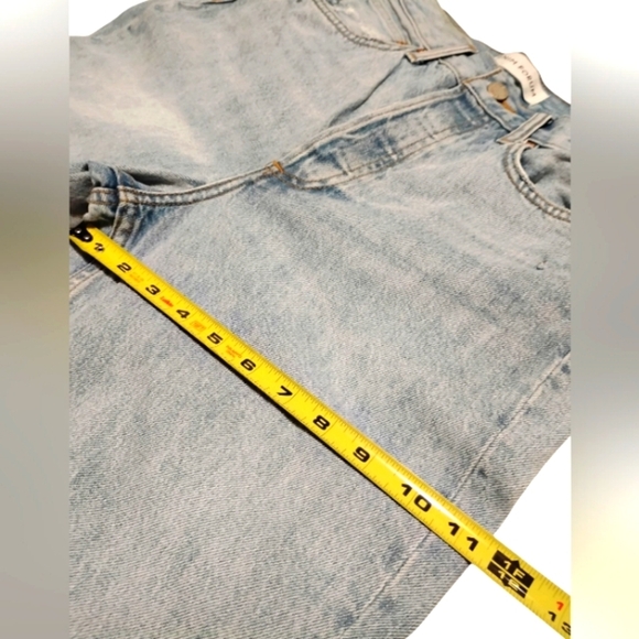 Denim Forum | The BF Highrise Loose 28L  Aritzia Distressed Woman Jean | Size 26 - Picture 12 of 16